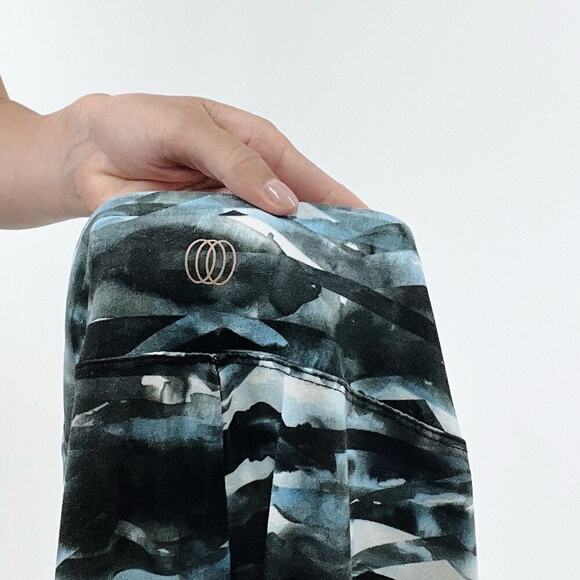 Marika Balance Collection Blue Print Mid Rise Ankle Length Leggings Size Small - Picture 3 of 3